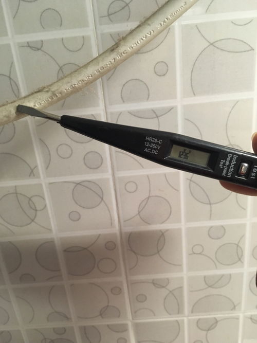 熱水器電線,測電筆顯示36v,怎么回事 摸上去沒感覺