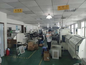 龍崗新現(xiàn)大型注塑廠出租 2400平米實用面積，工業(yè)發(fā)展新機遇